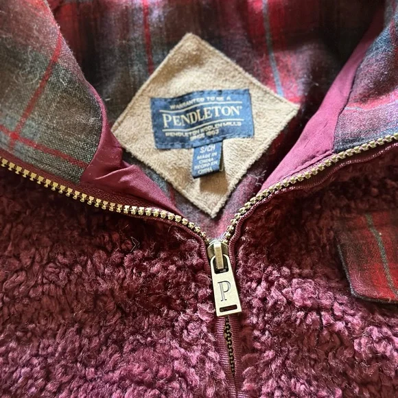 Pendleton Maroon Teddy Jacket. Women or Girl - Picture 6 of 7
